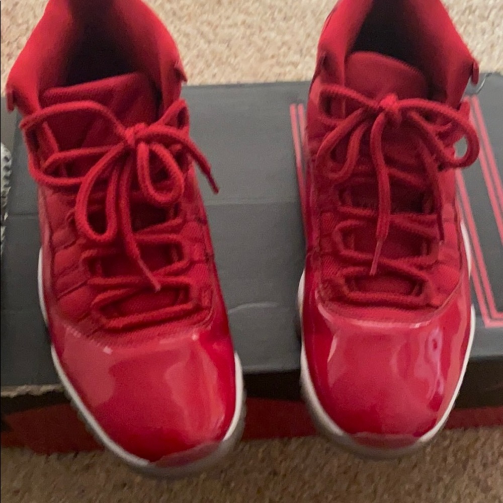 AIR JORDAN 11 RETRO RED 🔥🔥🔥 - Picture 5 of 6